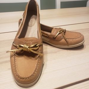 Sperry boat shoes